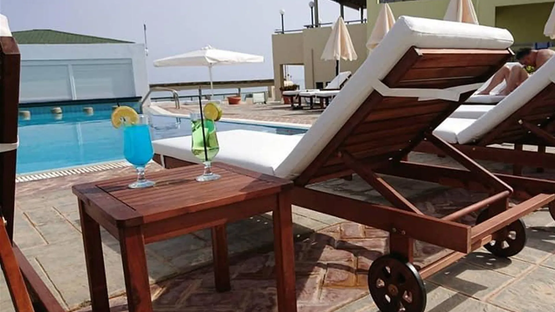 Blue Sky Beach Kokkini Hani Griechenland